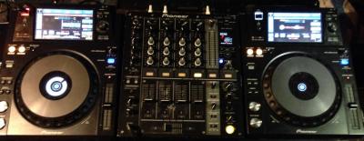2 Platines Pioneer xdj 1000 et table Pioneer djm 700